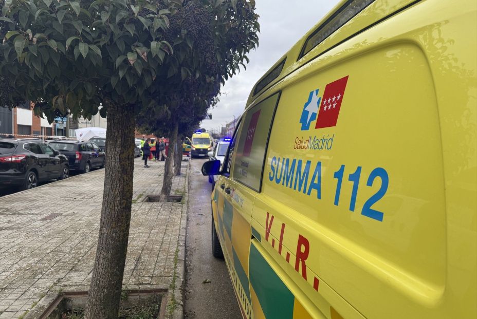 EuropaPress 7355391 imagen ambulancia samur112 campo real