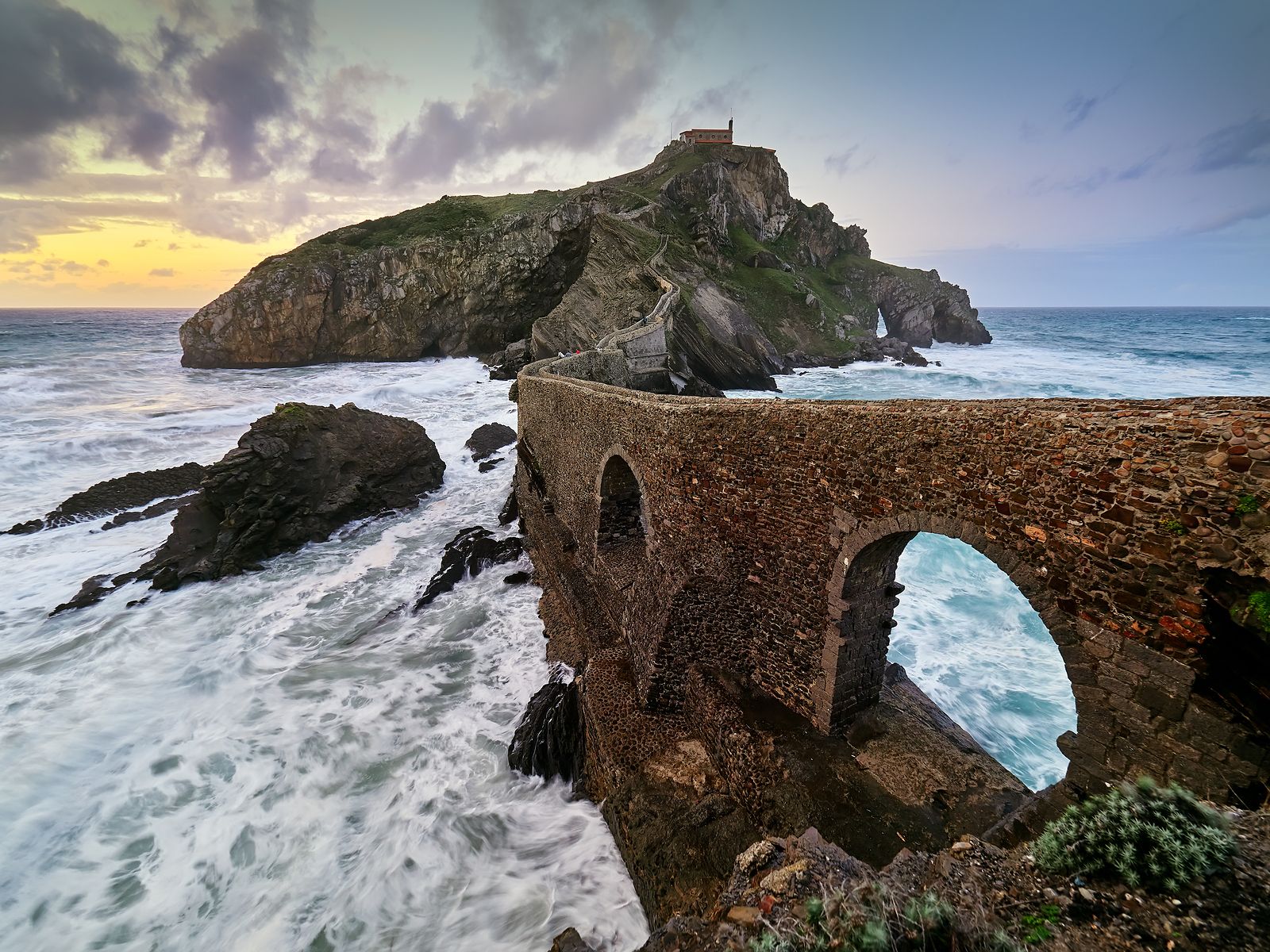 Localizaciones Juego de Tronos San Juan Gaztelugatxe (Bigstock)