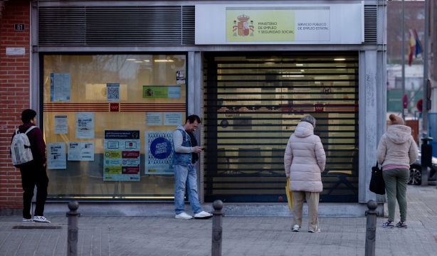 hacienda avisa si esta s cobrando el paro debera s hacer esto para no perder la ayuda en 2025