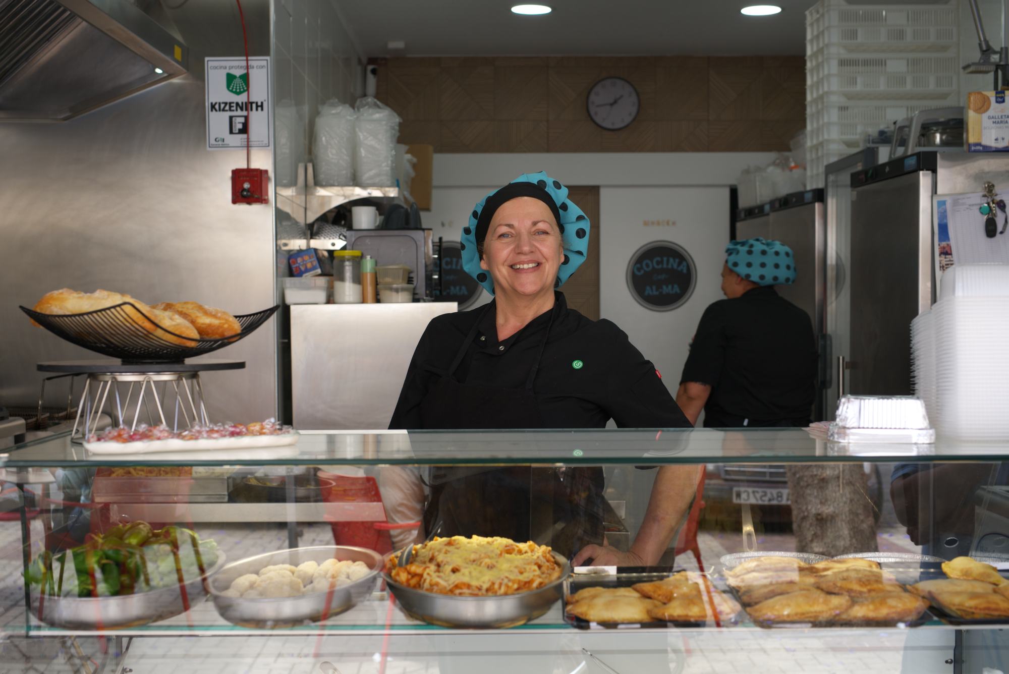 Lourdes, la emprendedora +45 que se reinventó entre fogones: "Nunca es tarde"