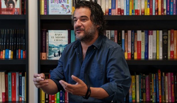 Manuel Jabois aborda en 'La víspera' los "silencios" que sostienen a las familias