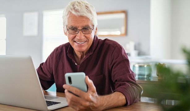 Un tercio de los mayores de 75 años usan Internet en su día a día / Fuente: BigStock