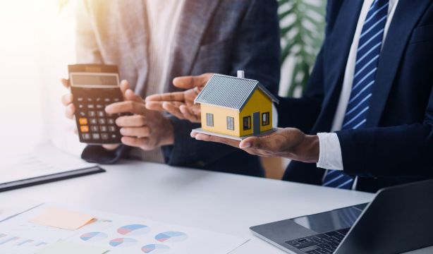 Expertos advierten de que las hipotecas para sénior exigen más garantías y ofrecen plazos más cortos