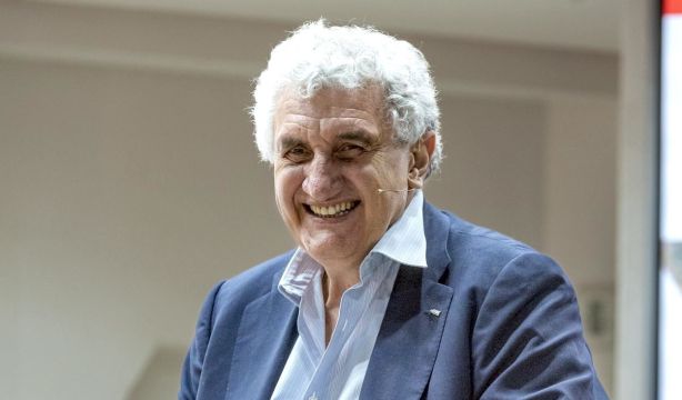 Fernando Romay aterriza en Vilagarcía de Arousa con 'El poder de reinventarse'