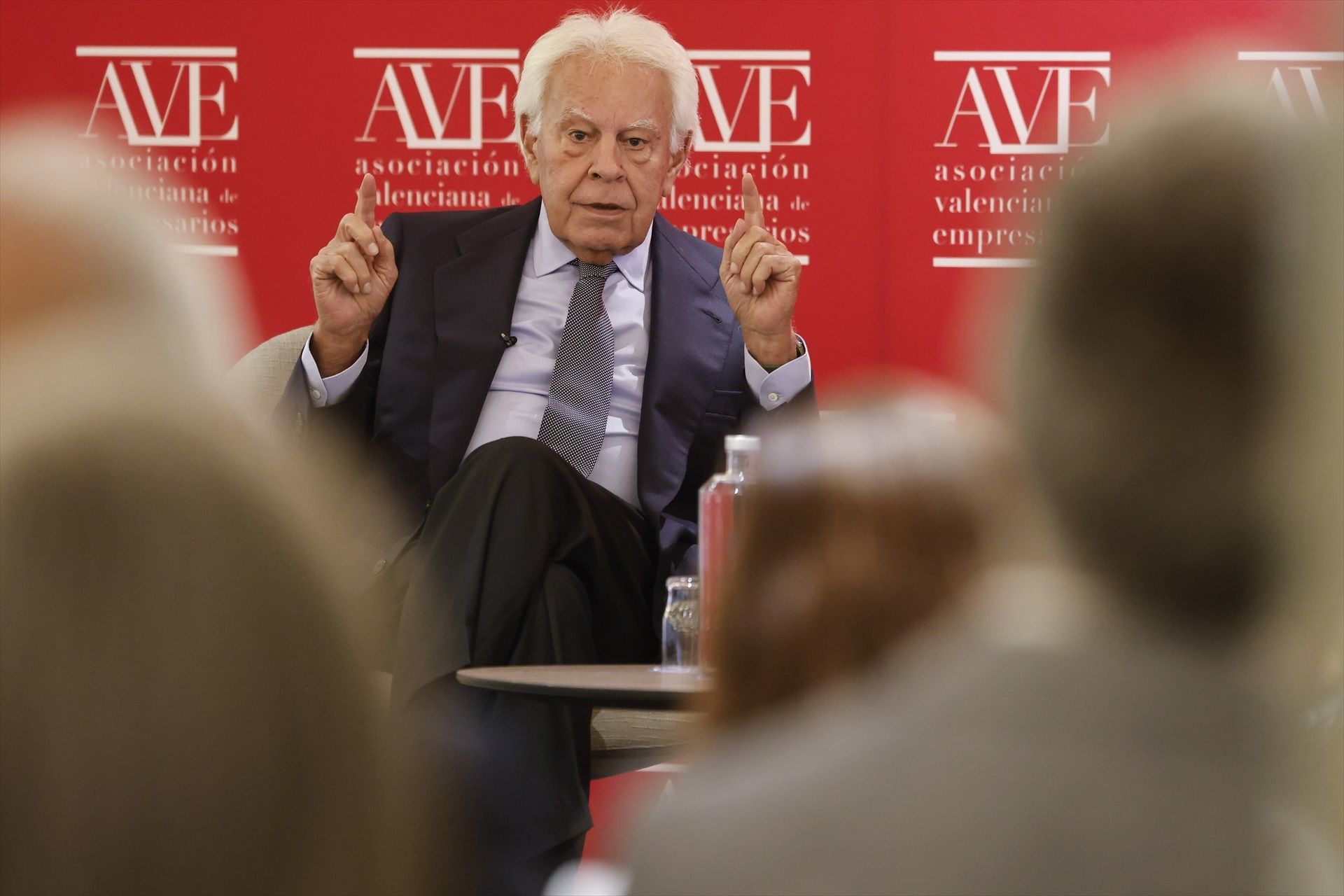 Felipe González reclama a Sánchez un adelanto electoral