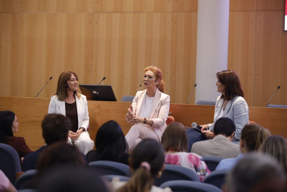 Teresa Viejo y Eva caso éxito Teresa Viejo y Eva caso éxito