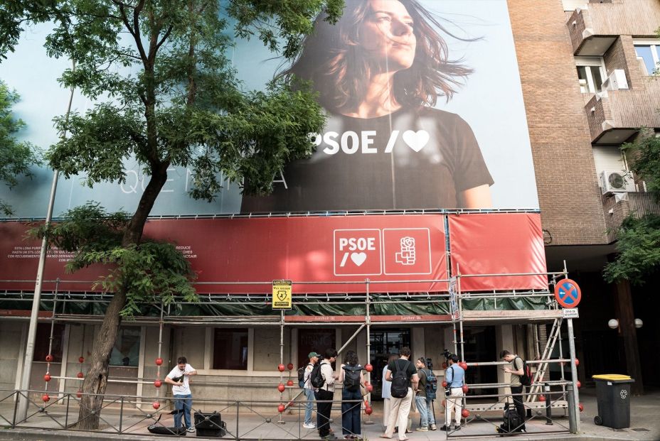 EuropaPress 7552785 fachada sede nacional psoe ferraz 27 mayo 2026 madrid espana agentes unidad EuropaPress 7552785 fachada sede nacional psoe ferraz 27 mayo 2026 madrid espana agentes unidad