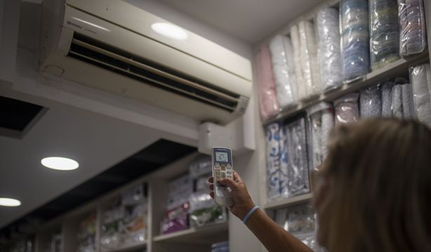 La factura de la luz se encarecerá en verano un 30% pese al posible acuerdo entre EEUU e Irán