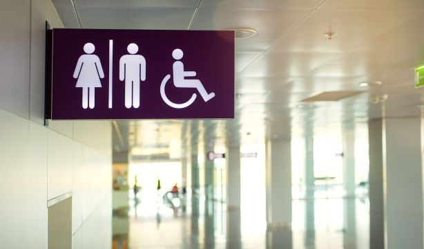 Más de 3.000 firmas exigen baños gratis en las estaciones de tren