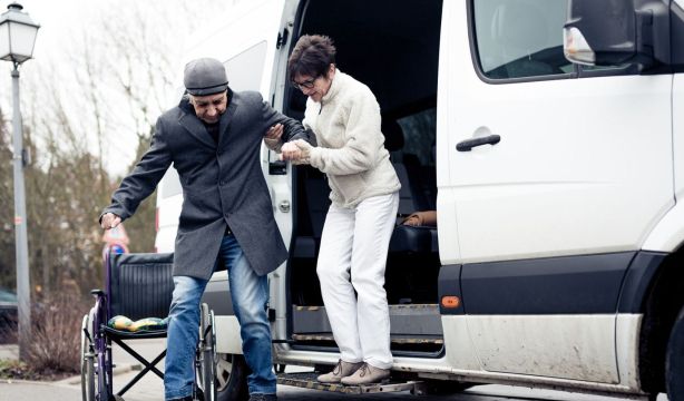 Los mayores, los principales perjudicados por la precariedad en el sector de las ambulancias