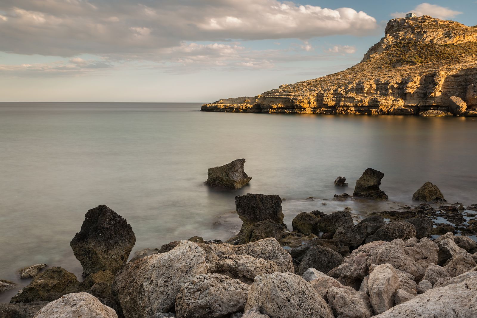 Recorremos los cabos con un entorno más espectacular: Cabo de Gata