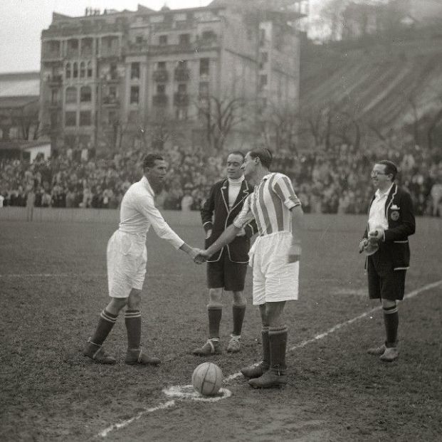 La Real Sociedad en el primer partido de Liga de Primera División en el campo de Atotxa (1 de 4)   Fondo Marín Kutxa Fototeka