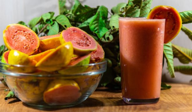 El zumo de guayaba reduce el riesgo de anemia en mujeres / Fuente: BigStock