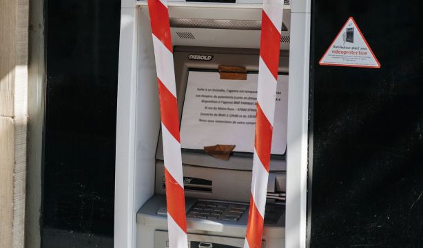 Más de la mitad de los españoles se ha quedado sin poder sacar dinero por falta de cajeros