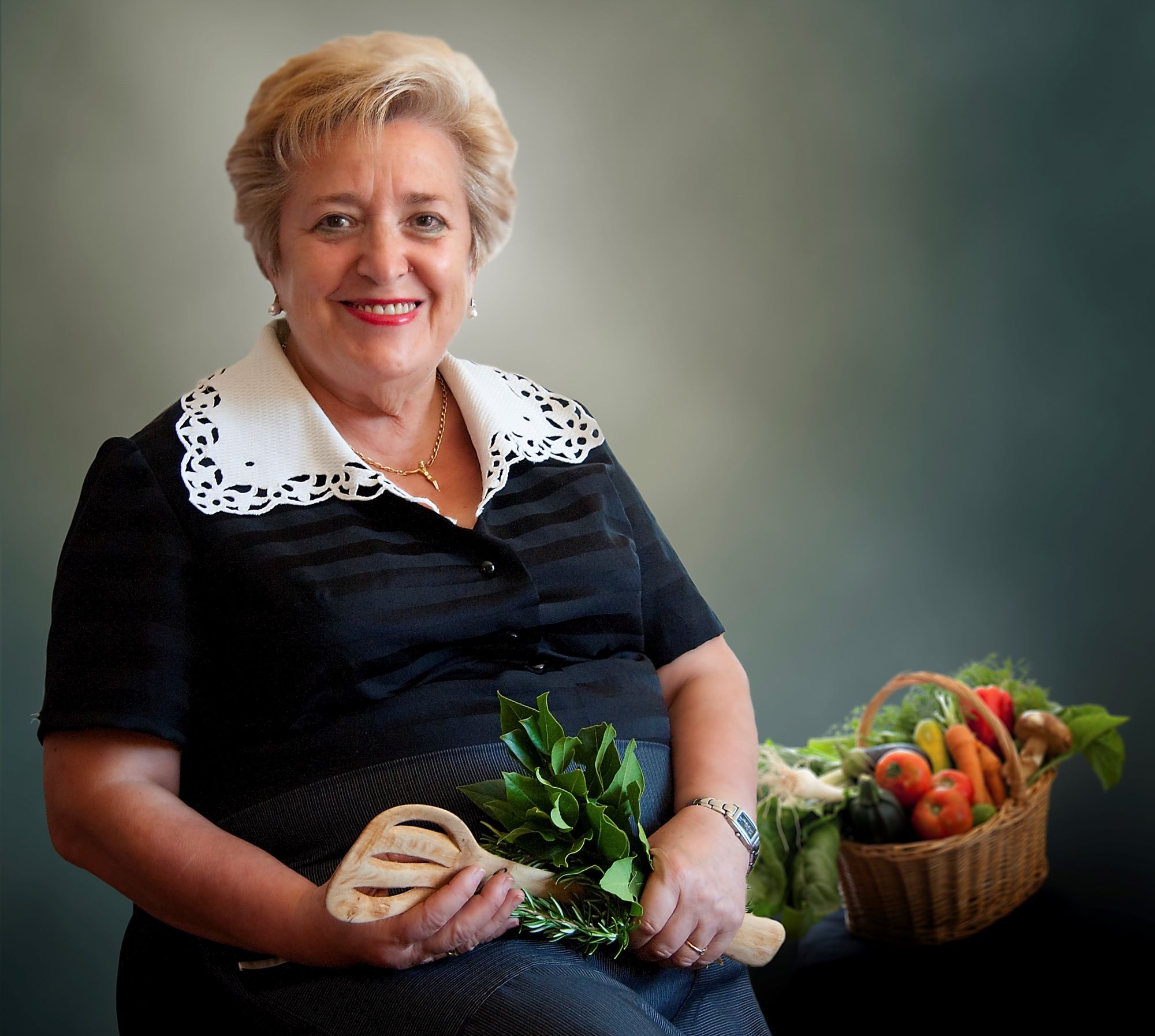 Angelita Alfaro publica su recetario definitivo: "Es importante no olvidar las raíces" (Libros Cúpula) Angelita Alfaro publica su recetario definitivo: "Es importante no olvidar las raíces" (Libros Cúpula)