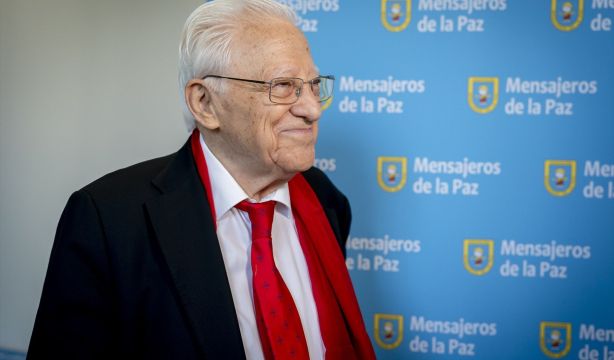 Del Teléfono Dorado a la atención domiciliaria: los servicios de Mensajeros de la Paz para mayores