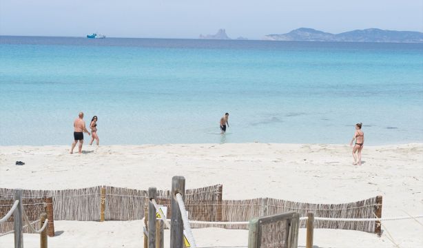 Estos son los destinos de playa más caros de España para este verano
