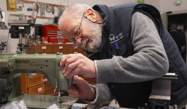 Asociación El Taller, jubilados voluntarios que ayudan a otros mayores con las 'chapuzas' de casa
