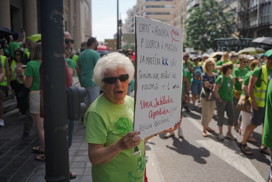 EuropaPress 7565596 varias personas celebracion manifestacion docentes no universitarios junio