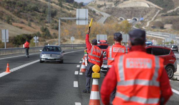  Mueren cinco policías forales de Navarra al chocar su furgoneta con un camión