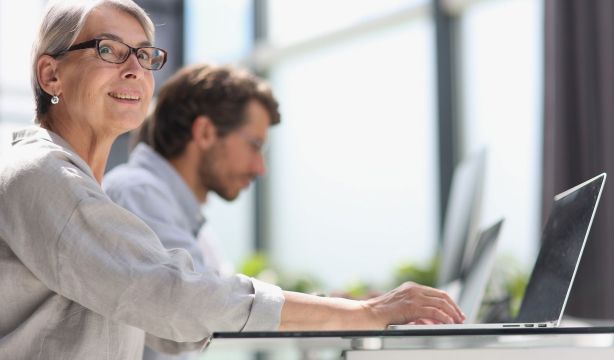 Emprendimiento sénior en Asturias: todas las ayudas y subvenciones disponibles en 2026 (Bigstock) Emprendimiento sénior en Asturias: todas las ayudas y subvenciones disponibles en 2026 (Bigstock)