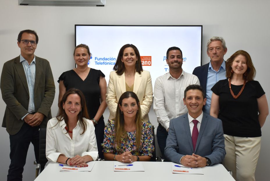 Fundación Telefónica, ProFuturo y FSG se unen para reducir la brecha digital en la juventud gitana