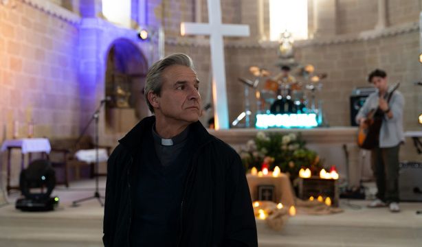 Belén Rueda y Alberto San Juan tiran de la cartelera con 'Cada día nace un listo' y 'La luz'