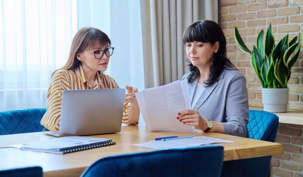 Emprendimiento sénior en Cantabria: todas las ayudas y subvenciones disponibles en 2026 (Bigstock) Emprendimiento sénior en Cantabria: todas las ayudas y subvenciones disponibles en 2026 (Bigstock)