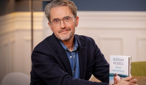 'Mamá está dormida', la novela de Máximo Huerta, dará el salto al cine