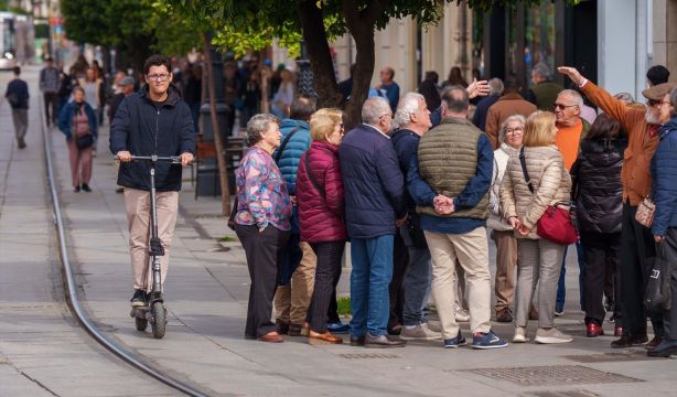 El estrés silencioso del peatón: cuando la acera deja de ser un refugio