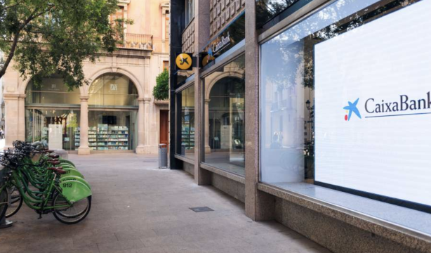 CaixaBank adelanta el pago del IMV cada mes para apoyar a personas en situación de vulnerabilidad