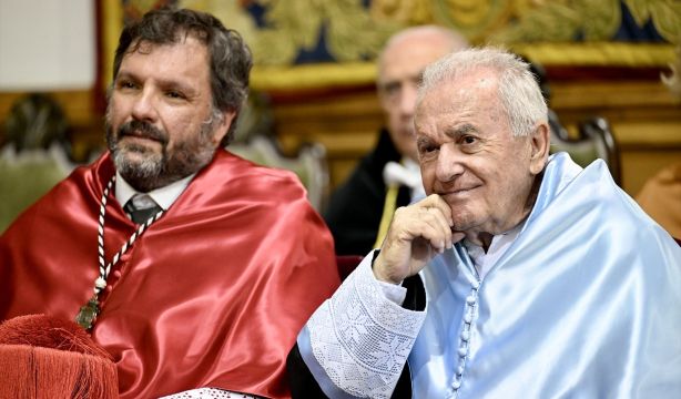 Víctor Manuel, doctor 'Honoris Causa' de la Universidad de Oviedo