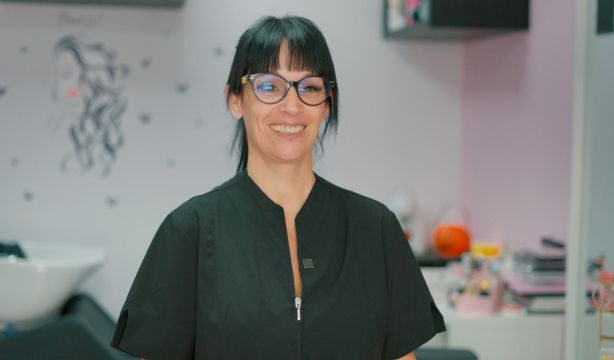 María Pilar, de la hostelería a montar su propia peluquería: "El éxito no es suerte, es constancia"