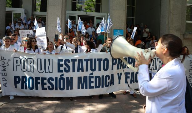 Los médicos empiezan su quinta semana de huelga del año contra el Estatuto Marco