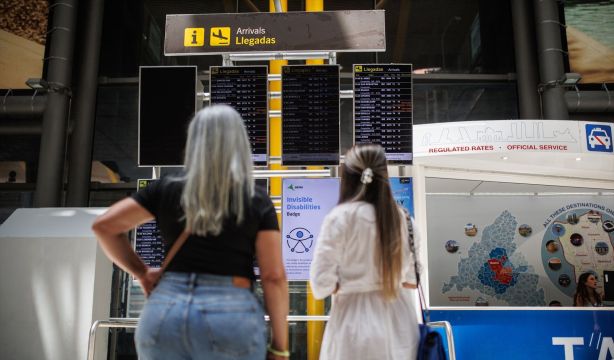 La UE acuerda mantener la compensación por retraso de vuelo, pero no garantiza maleta de mano gratis La UE acuerda mantener la compensación por retraso de vuelo, pero no garantiza maleta de mano gratis