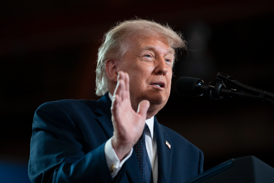 Trump cumple 80 años entre comentarios edadistas y dudas sobre su estado de salud