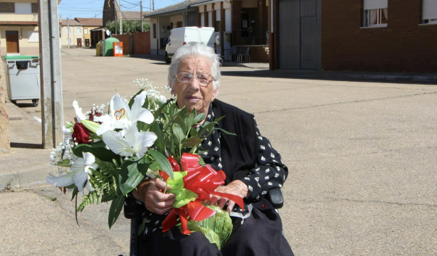 Teresa, la persona más longeva de España con 112 años, revela su secreto: "No falta en mis comidas"