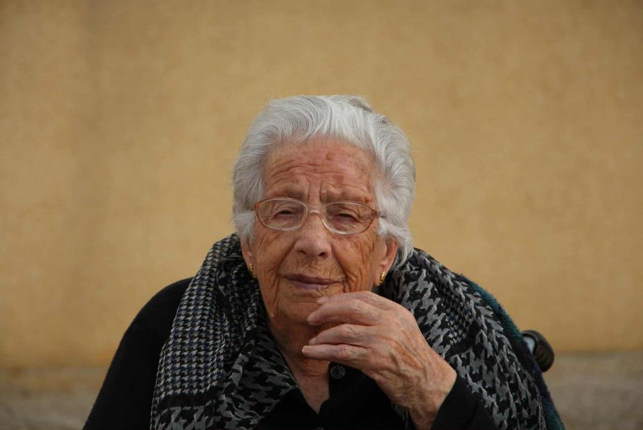 Teresa, la mujer más longeva de España con 112 años, revela su secreto: “Lo tomo todas las comidas" Teresa, la mujer más longeva de España con 112 años, revela su secreto: “Lo tomo todas las comidas"