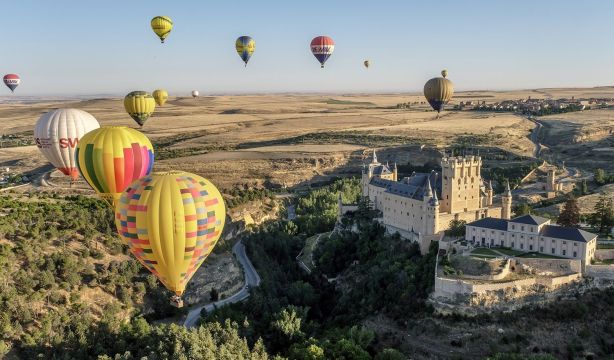 Segovia celebra en julio su festival de globos aerostáticos