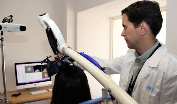 La estimulación magnética transcraneal logra mejorar la depresión resistente al tratamiento