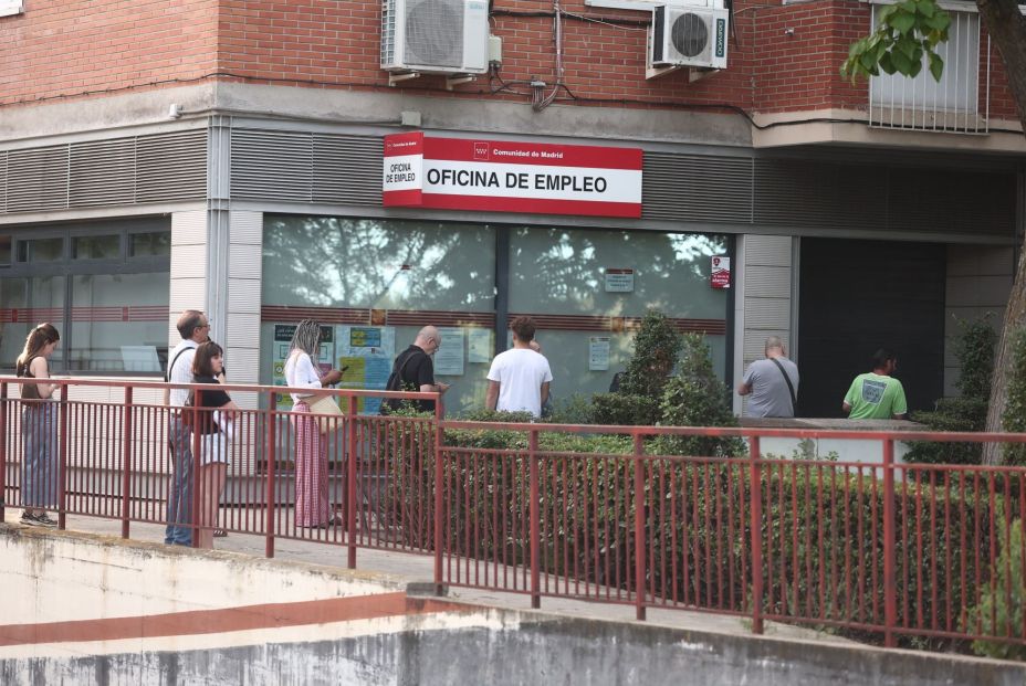 Banco de España alerta: La sobrecotización del subsidio de paro de 52 años frena volver al empleo Banco de España alerta: La sobrecotización del subsidio de paro de 52 años frena volver al empleo