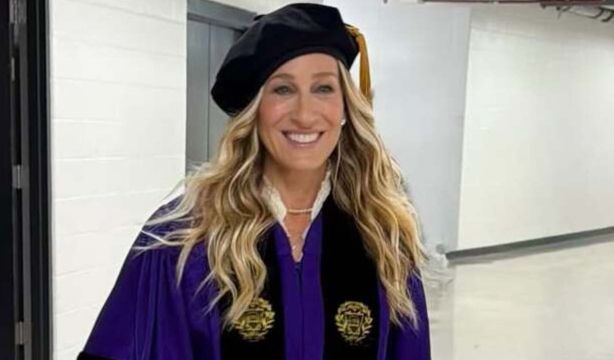 Sarah Jessica Parker se doctora a los 61 años: "Ha merecido la pena"