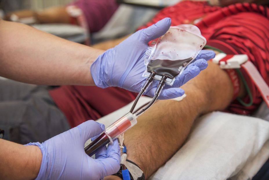 SEHH alerta de que la aféresis antienvejecimiento en personas sanas carece de evidencia científica