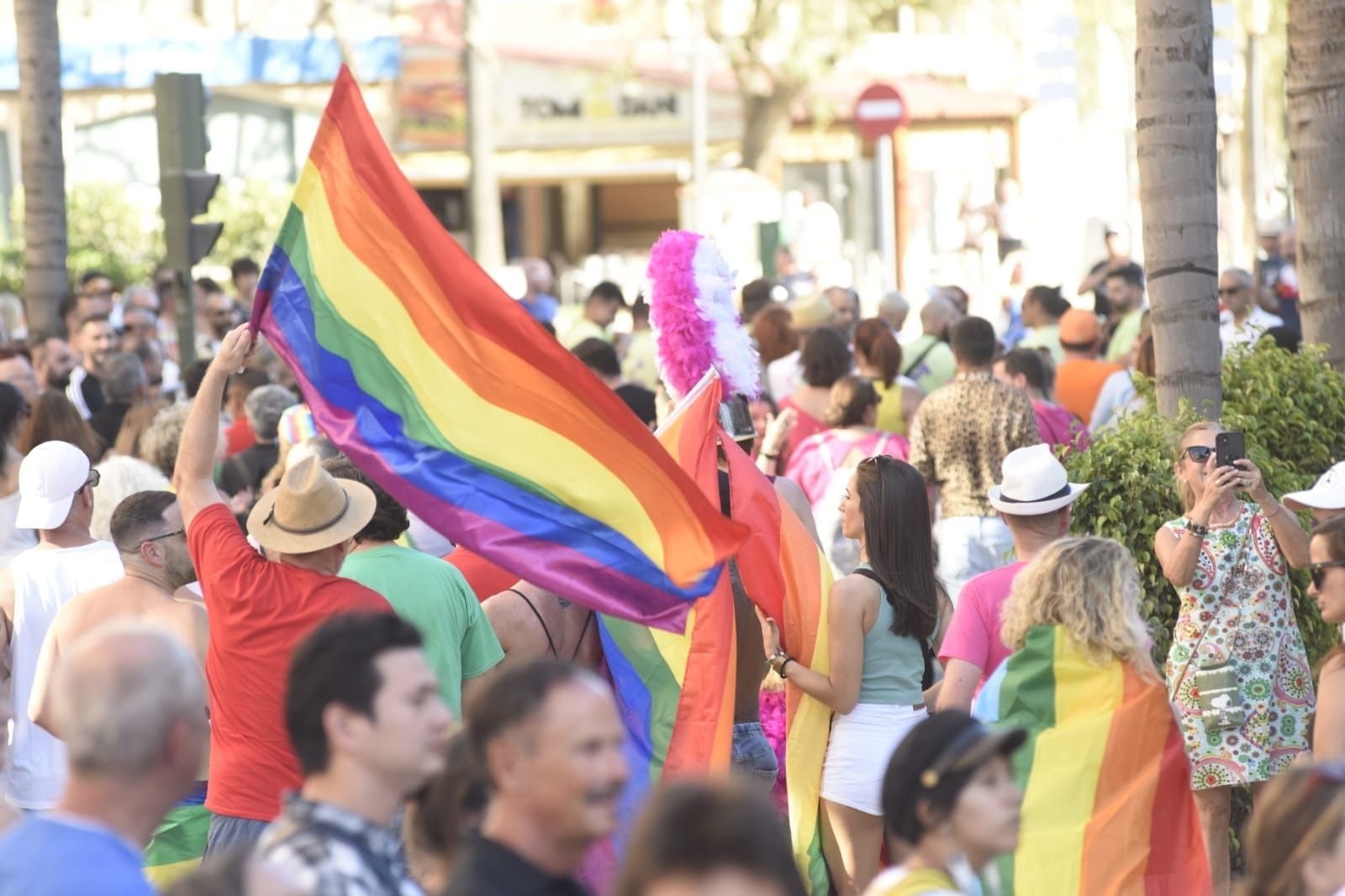 Mayores LGTBIQ+ reivindican sus derechos en el Día del Orgullo: "La dignidad no caduca con la edad" Mayores LGTBIQ+ reivindican sus derechos en el Día del Orgullo: "La dignidad no caduca con la edad"