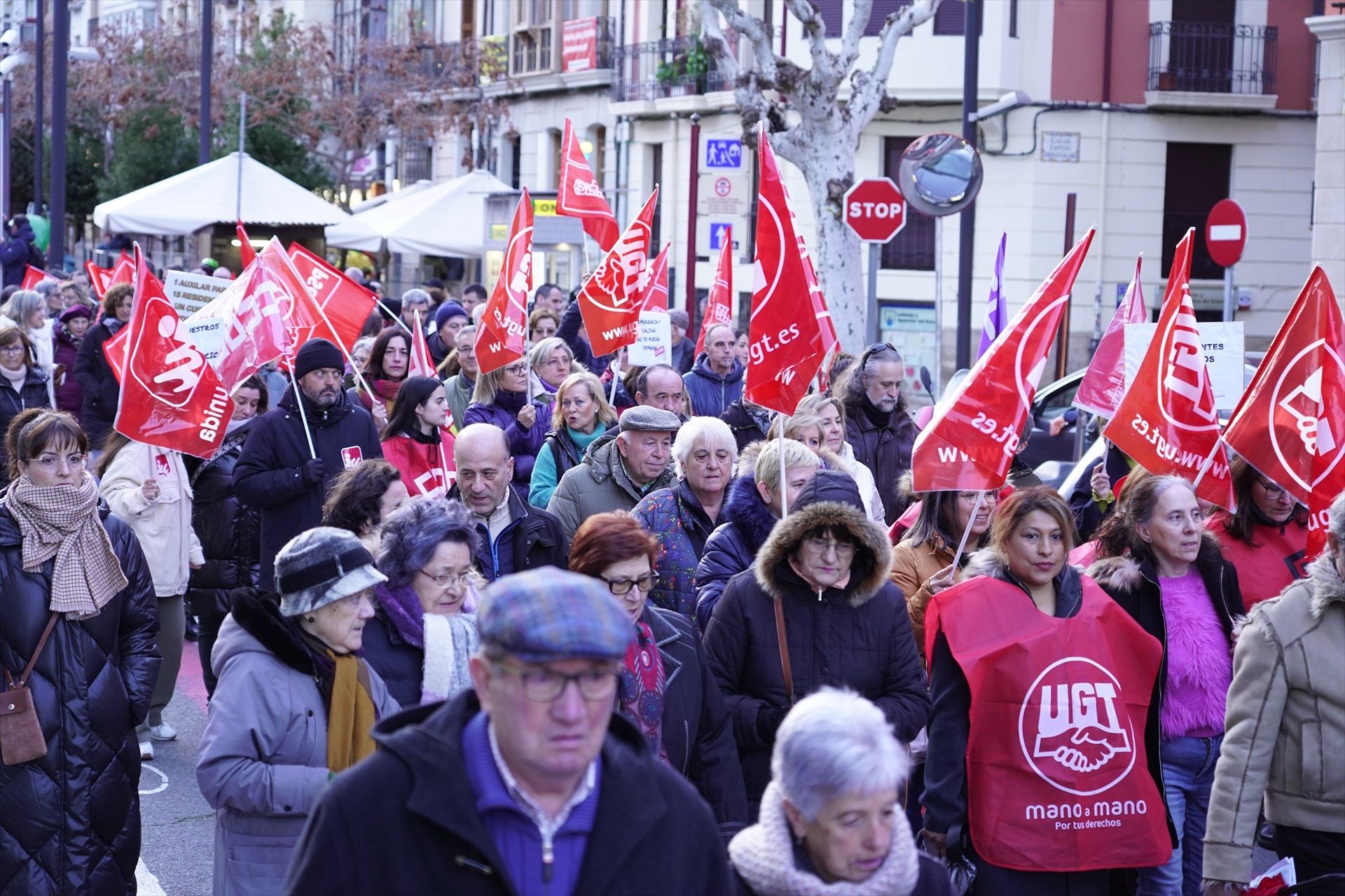 Los trabajadores de residencias de mayores exigen salarios dignos: los sueldos apenas llegan al SMI