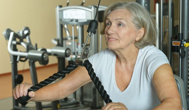 Descubren un nuevo beneficio del entrenamiento de fuerza en mujeres / Fuente: BigStock