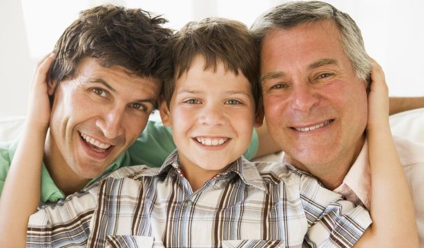 Si un hijo renuncia a la herencia de sus padres, ¿pueden heredar los nietos del fallecido?