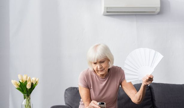 Precios de la luz, disparados en plena ola de calor: por qué esta subiendo la factura eléctrica Precios de la luz, disparados en plena ola de calor: por qué esta subiendo la factura eléctrica