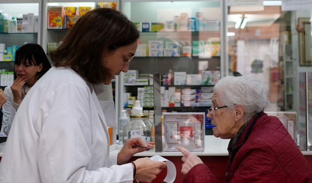 Los peligros de la polimedicación en mayores: mareos, caídas y problemas de memoria