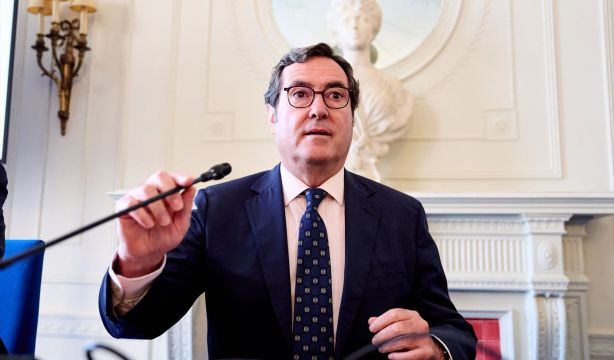 Garamendi activa el proceso electoral en la CEOE y confirma que se presentará a la reelección